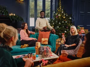 Elegant Christmas decorating ideas for living room by La Tota